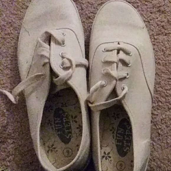 Shoes - Picture 1 of 1